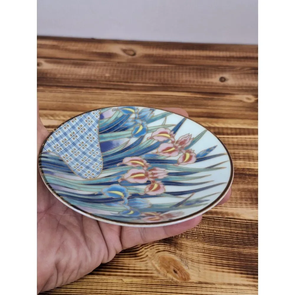 Toyo‎ Shobu Japanese Small Plates Iris Flower preowned 1950s